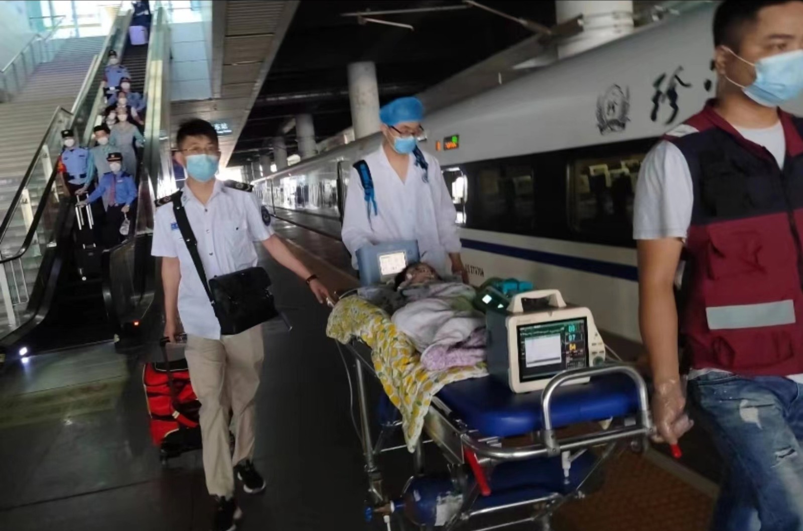 井研县高铁转运公司